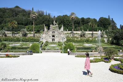 Toscana per bambini, CACCIA ALLE STATUE DI VILLA GARZONI