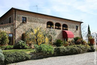 Toscana per bambini, CACCIA ALLE STATUE DI VILLA GARZONI