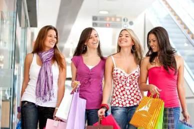 amiche-con-borse-dello-shopping