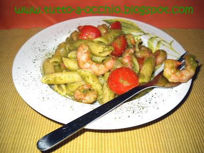 WHB #384 - Penne al sugo di baccelli di piselli, gamberetti e ciliegini