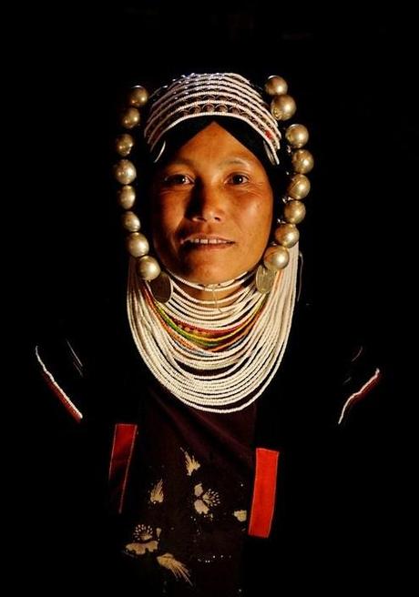 myanmar-portrait-of-akha-woman