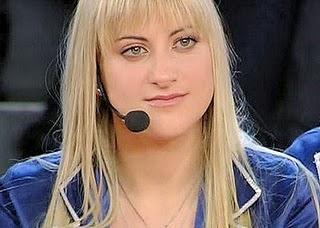 Sanremo 2011, Martina Stavolo Prova a Partecipare Accusando Amici e la De Filippi