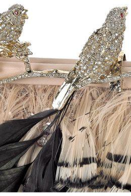 Crystal - embellished feather clutch di Valentino