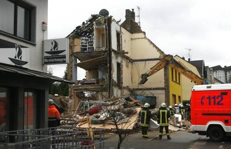 Germania: esplode edificio, 3 morti