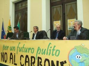 Le ragioni del no di Legambiente alla centrale a carbone: “Dare quattrini in cambio della salute è primitivo”