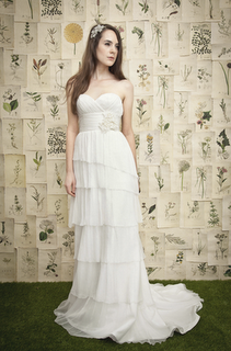 COLLEZIONE ABITI DA SPOSA IVY&ASTER;: UNO STILE ETERO E FLUTTUANTE