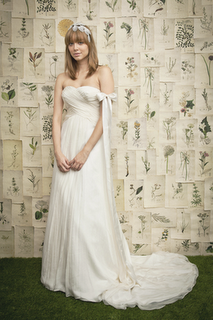 COLLEZIONE ABITI DA SPOSA IVY&ASTER;: UNO STILE ETERO E FLUTTUANTE