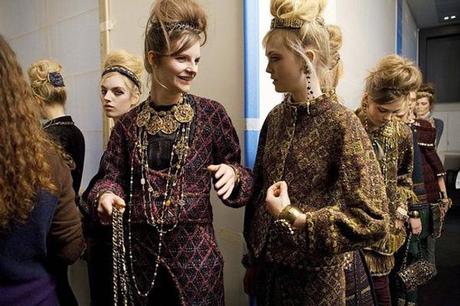 chanel-pre-fall-2011-backstage-101210-10