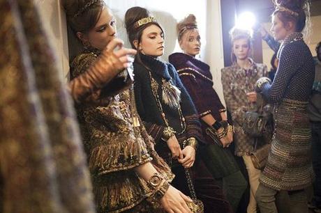 chanel-pre-fall-2011-backstage-101210-7