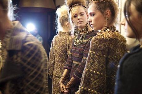 chanel-pre-fall-2011-backstage-101210-8