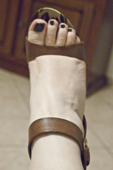 Shoe Room #18 Tan Leather Sandals “Via Uno”