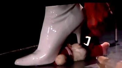Lady Gaga contro il povero Santa Claus si sfoga