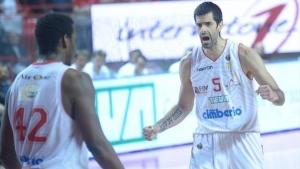 Varese in semifinale, Milano abbatte Siena