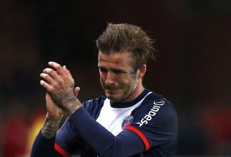 David Beckham in lacrime per l’ ultimo match, Victoria impassibile – video e foto