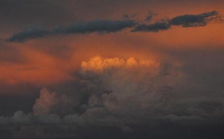 STASERA AVEVO LA TESTA FRA LE NUVOLE.