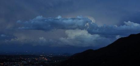 STASERA AVEVO LA TESTA FRA LE NUVOLE.