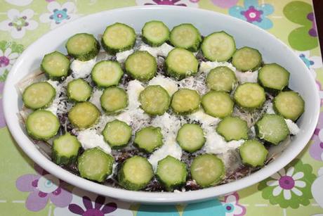 Lasagna con sfoglie di farro al basilico e prezzemolo con radicchio, zucchine e robiola