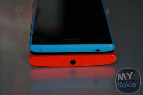 Lumia720-vs-Lumia920-6