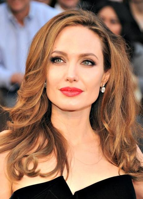 La scelta medica di Angelina Jolie: una doppia mastectomia preventiva