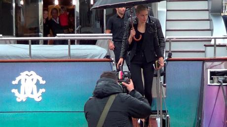 Karolina Kurkova, servizio fotografico sullo yatch di Roberto Cavalli07