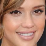 Jessica Alba e Cash Warren festeggiano il quinto anniversario di nozze