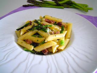 Pennette con asparagi e pancetta affumicata