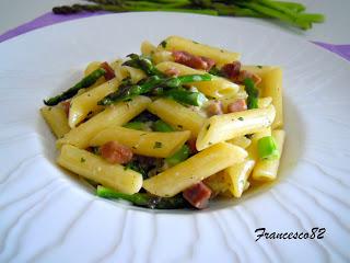 Pennette con asparagi e pancetta affumicata