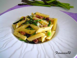 Pennette con asparagi e pancetta affumicata