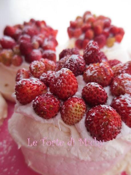 Mini Pavlova alle fragoline di bosco
