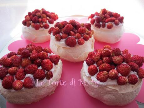 Mini Pavlova alle fragoline di bosco