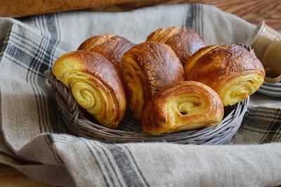 PAINS AU CHOCOLAT