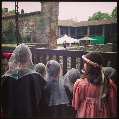 Un piccolo esercito alla carica del Castello di Malpaga a Bergamo