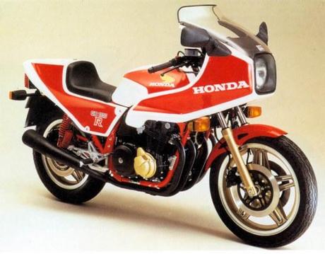 Una delle ultime maxi quadricilindriche Honda con motore raffreddato ad aria