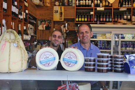 Tel Aviv. Il vino kosher, i mercati e l'arrivo a Gerusalemme.