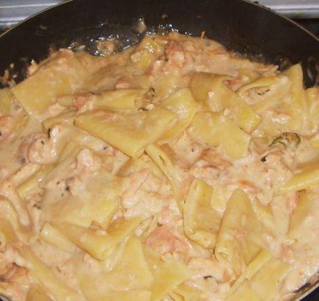 Paccheri al salmone con formaggio Squacquerone