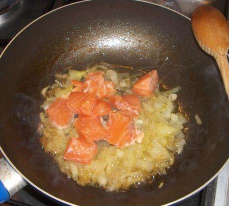 Paccheri al salmone con formaggio Squacquerone