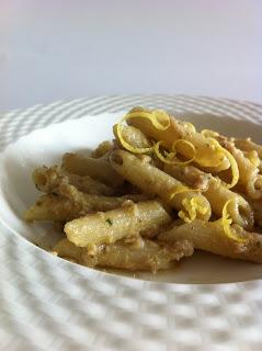 PENNE CON PESTO AL TONNO E PROFUMO DI LIMONE