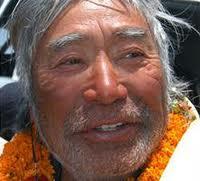 Record di Yuichiro Miura. A 80 anni ha sfidato  il gelo e le insidie dell'Himalaya