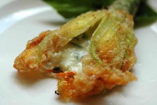 Fiori di zucca fritti