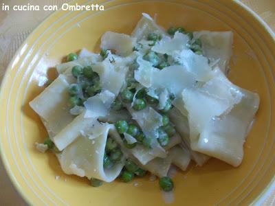 Calamarata Pasta Vera con crema ai piselli