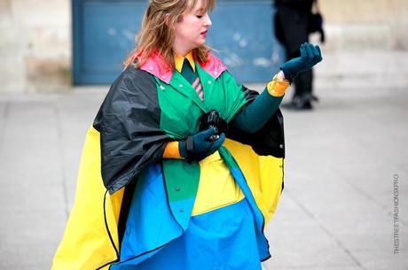 In the Street...Color block cape...Perfect for a rain day, Paris