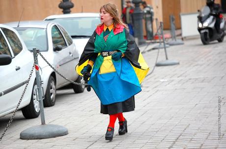 In the Street...Color block cape...Perfect for a rain day, Paris