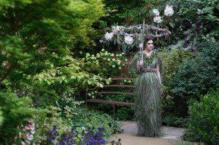 Zita Elze_vestito di fiori al Chelsea Flower Show 2013