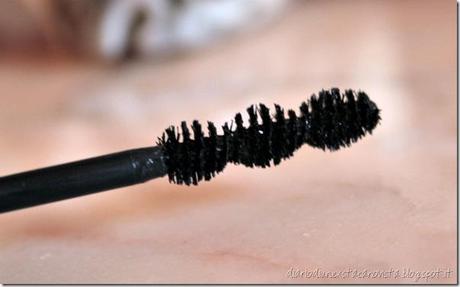 eyeko curvy mascara brush