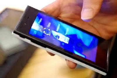 Jolla Phone: con un design ottimizzato, si mostra nel modello finale.