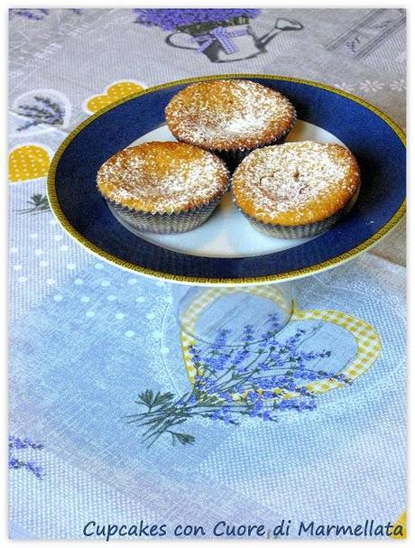 CUPCAKES CON CUORE MORBIDO DI MARMELLATA