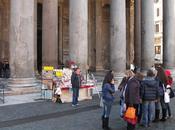 Impossibile fotografare monumenti. pare tutto legale. Ecco cosa succede Pantheon. Gente incredula...