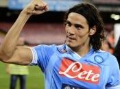 Cavani: "Penso solo Napoli. arrivano offerte valuterò Presidente"