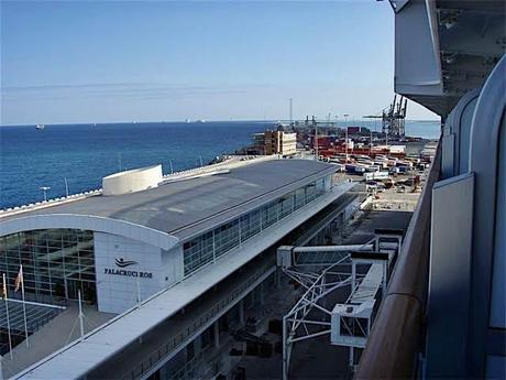 Porto di Barcellona, nuovo record: in un solo week-end accolte 17 navi da crociera per oltre 64.000 passeggeri movimentati