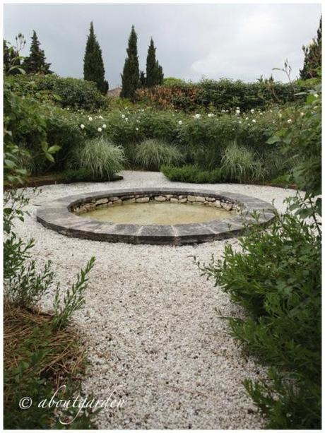 bacino acqua giardino bianco